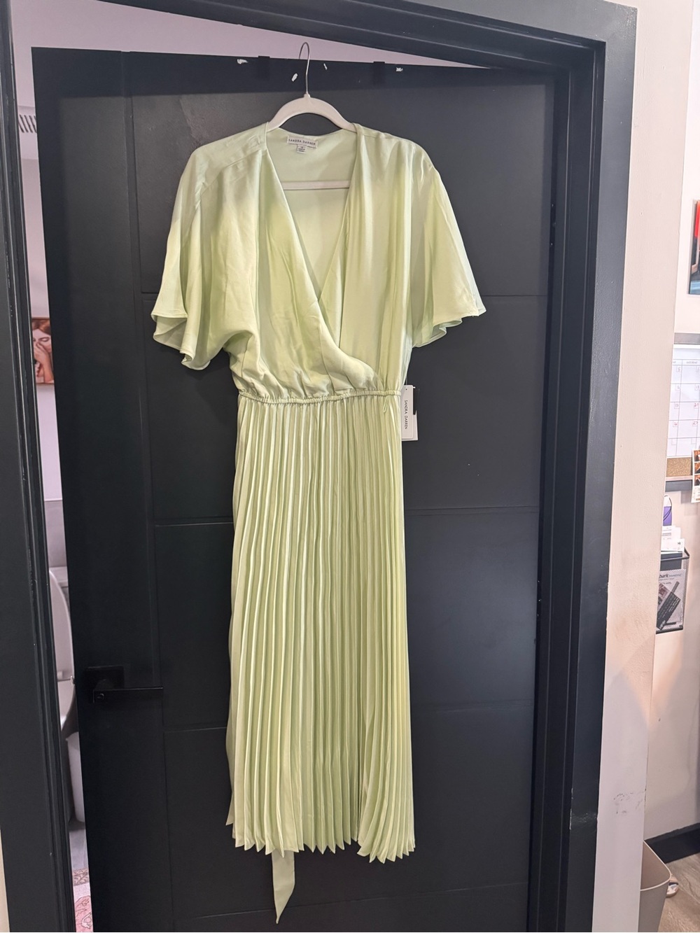 Sandra Darren Light Green Pleated Midi Dress